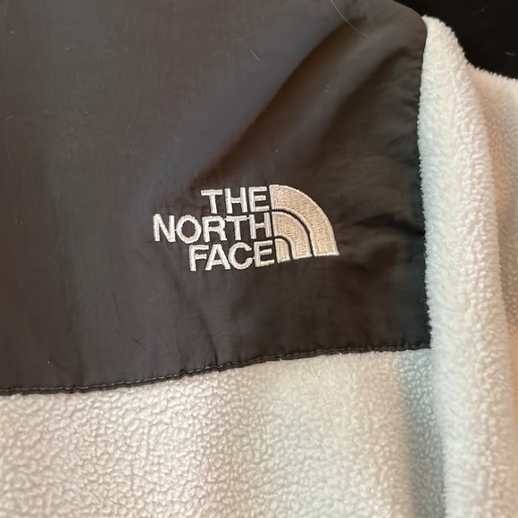The North Face gray & white jacket size: small - Picture 10 of 10